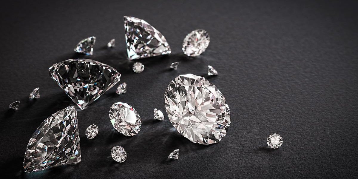 Unlocking the Elegance of Diamonds: The 4 C's Demystified