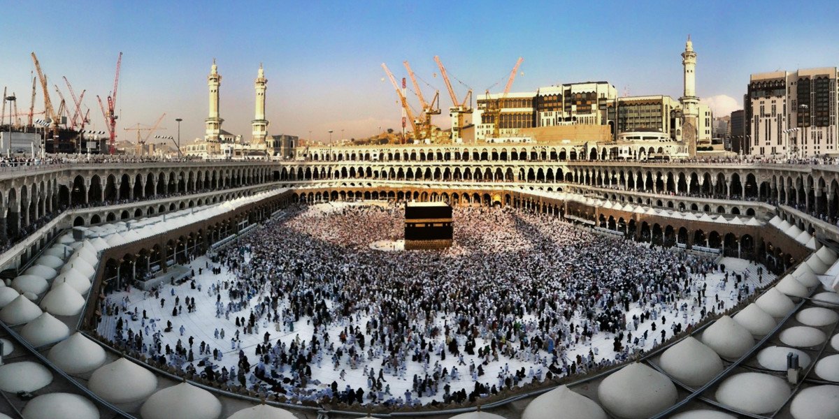 Umrah in February: A Blessed Journey with Hajj Umrah Travels