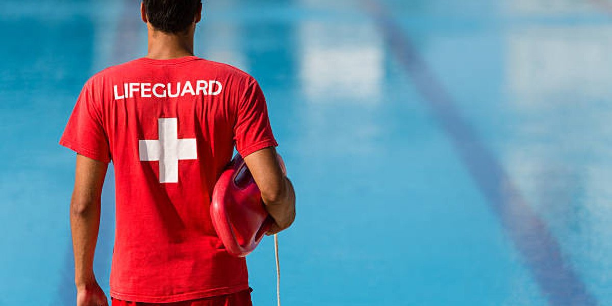 Lifeguard Courses: A Comprehensive Guide to Begin Your Lifeguard Journey